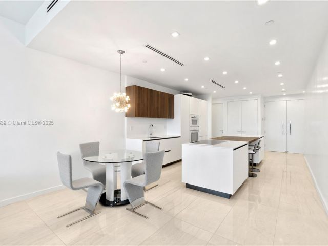 Apartment for sale  Unit #903 - photo 5970494