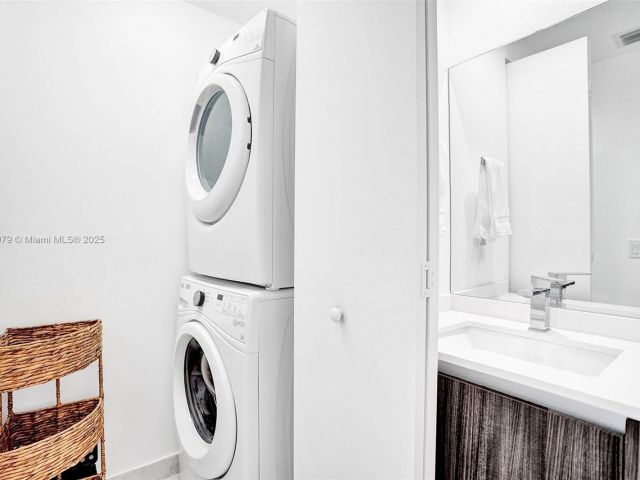 Apartment for sale  Unit #208 - photo 5973517