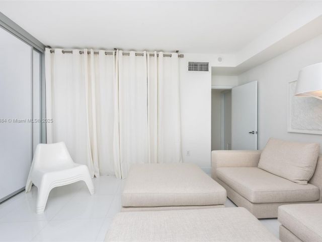 Apartment for rent  Unit #706 - photo 5970275