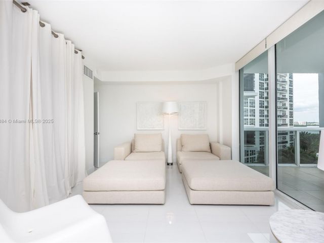 Apartment for rent  Unit #706 - photo 5970286