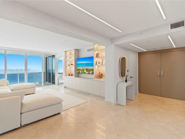 Apartment for sale  Unit #3307 - photo 6027395