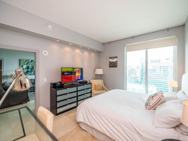 Apartment for sale  Unit #4104 - photo 5980018