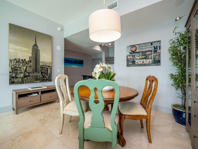 Apartment for sale  Unit #4104 - photo 5980019