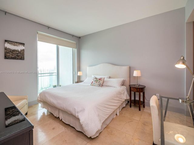 Apartment for sale  Unit #4104 - photo 5980022