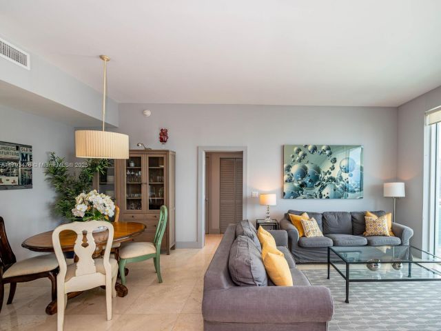 Apartment for sale  Unit #4104 - photo 5980026