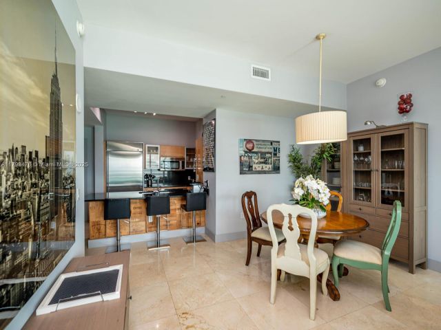 Apartment for sale  Unit #4104 - photo 5980027