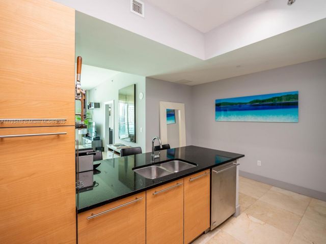 Apartment for sale  Unit #4104 - photo 5980029