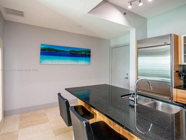 Apartment for sale  Unit #4104 - photo 5980030