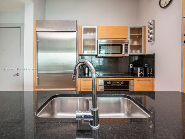 Apartment for sale  Unit #4104 - photo 5980031