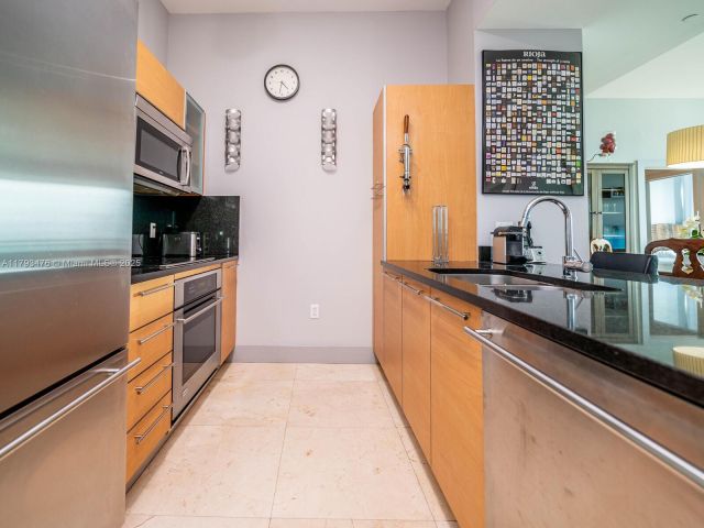 Apartment for sale  Unit #4104 - photo 5980032