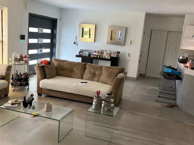 Home for rent at 20375 NE 22nd Pl - photo 5971474