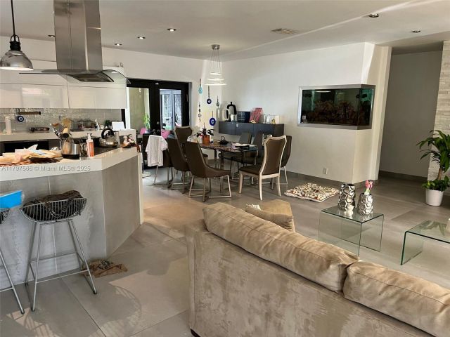 Home for rent at 20375 NE 22nd Pl - photo 5971475