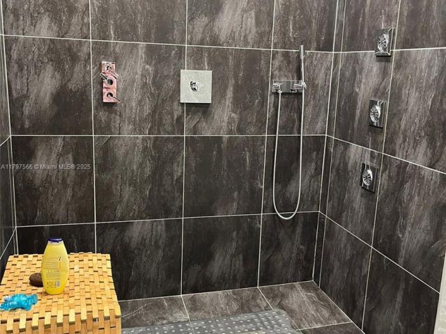 Home for rent at 20375 NE 22nd Pl - photo 5971478