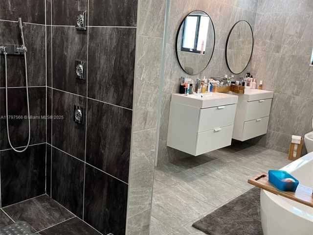 Home for rent at 20375 NE 22nd Pl - photo 5971480