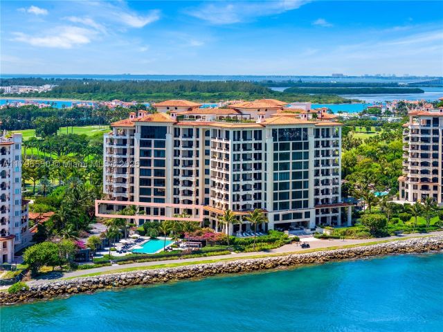 5-bedroom condo for sale in Miami Beach - 7025 Fisher Island Dr 7025 - MondialRealty