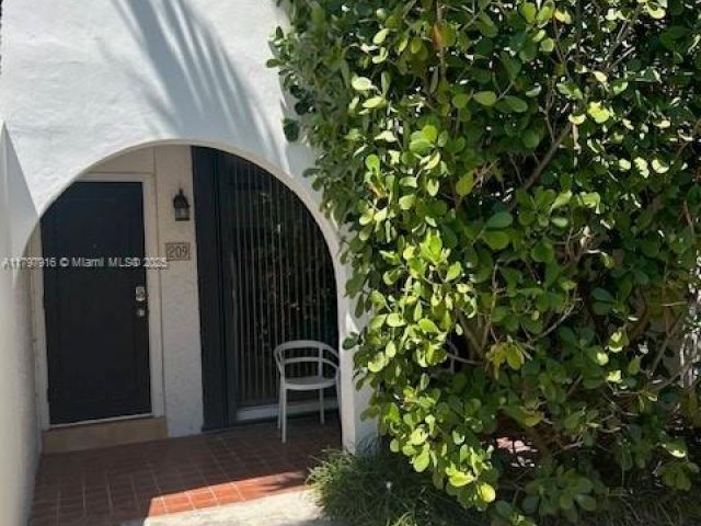 Home for rent at 425 GRAPETREE DR 209 - photo 5972224