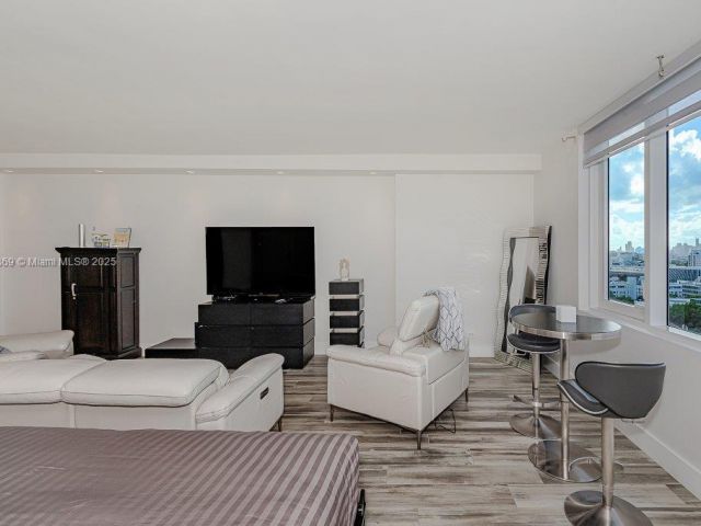 Apartment for sale  Unit #1532 - photo 6029060