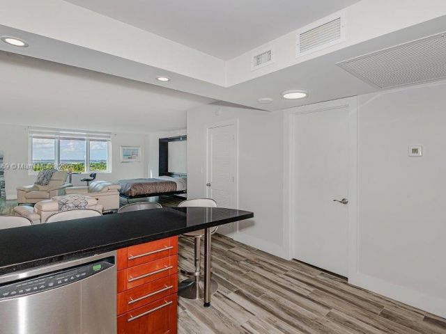 Apartment for sale  Unit #1532 - photo 6029070