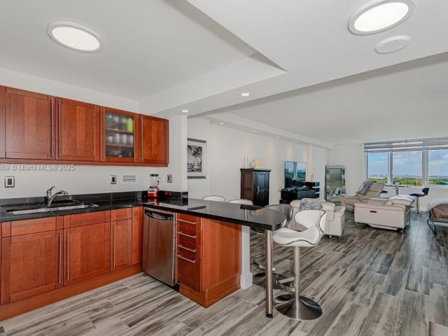 Apartment for sale  Unit #1532 - photo 6029071