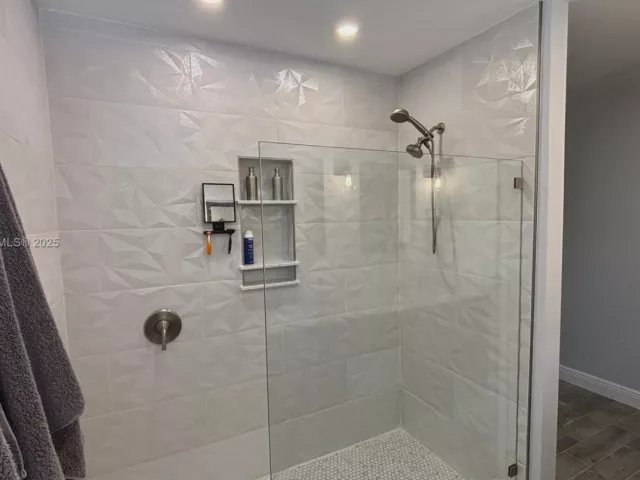 3-bedroom home for rent in Hollywood - 2230 N 50th Ave 0 - MondialRealty