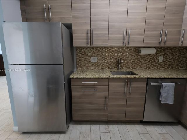 Apartment for rent  Unit #21D - photo 6155503