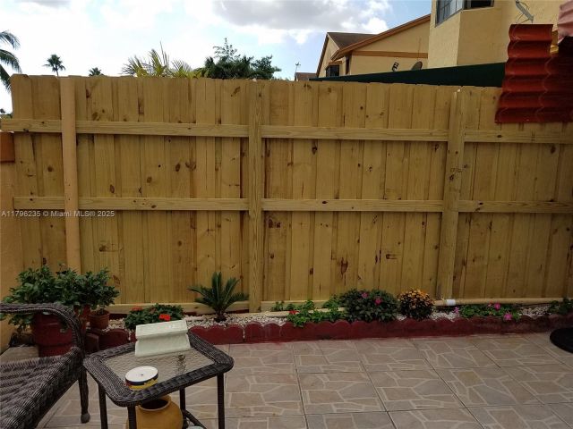 Home for rent at 11795 SW 18th St 3-31 - photo 5973115