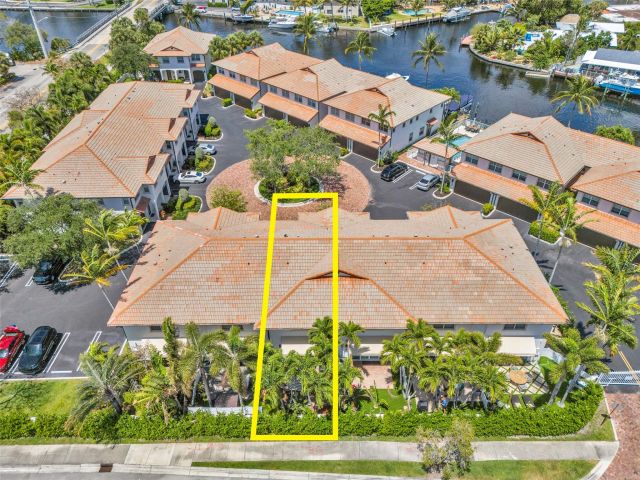 Home for sale at 1327 SE 3rd Ave 1327 - photo 5980610