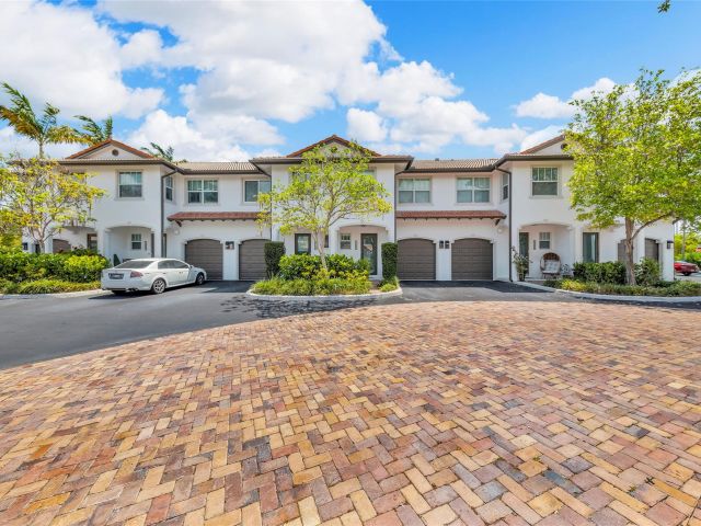 Home for sale at 1327 SE 3rd Ave 1327 - photo 5980613