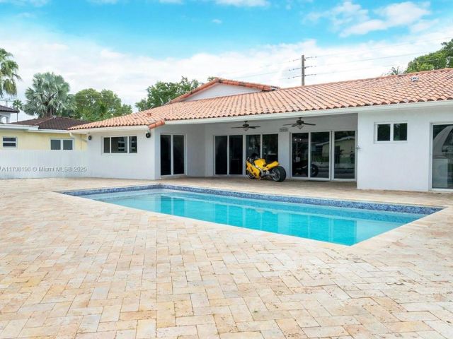 Home for sale at 2055 Keystone Blvd - photo 5976851