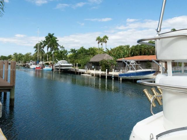 Home for sale at 2055 Keystone Blvd - photo 5976854