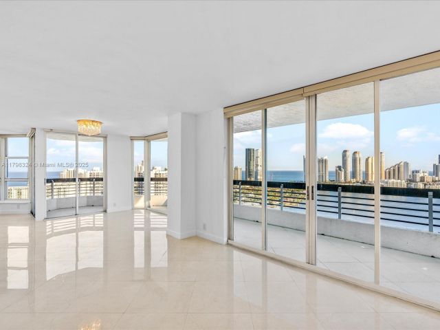 Apartment for sale  Unit #3310 (LPH10) - photo 5985071