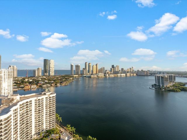 Apartment for sale  Unit #3310 (LPH10) - photo 5985084