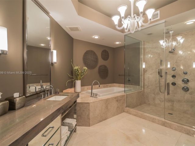 Apartment for sale  Unit #2100 - photo 5979459