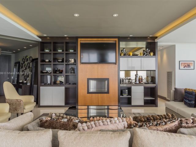 Apartment for sale  Unit #2100 - photo 5979471