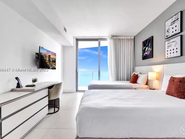2-bedroom condo for sale in Hollywood - 4111 S Ocean Dr 2803 - MondialRealty