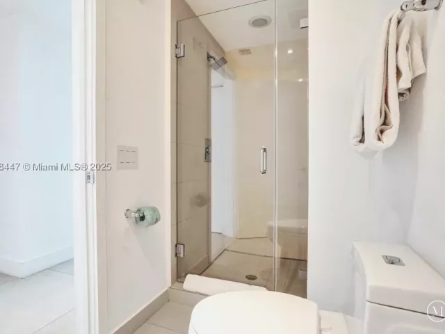 2-bedroom condo for sale in Hollywood - 4111 S Ocean Dr 2803 - MondialRealty