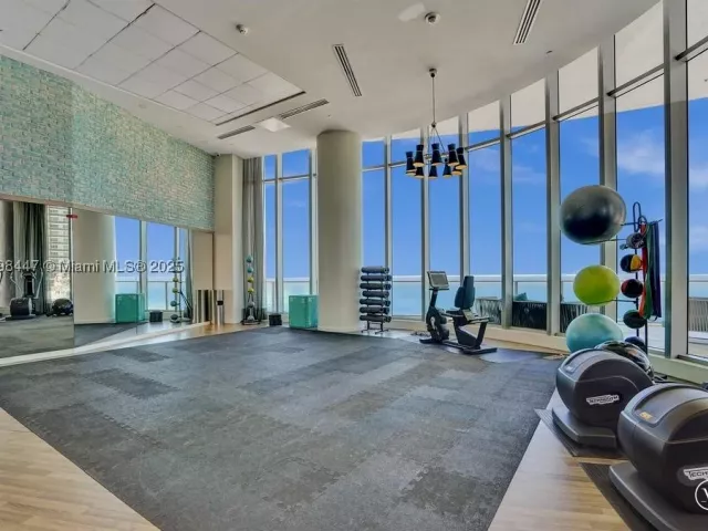 2-bedroom condo for sale in Hollywood - 4111 S Ocean Dr 2803 - MondialRealty