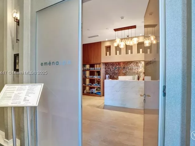 2-bedroom condo for sale in Hollywood - 4111 S Ocean Dr 2803 - MondialRealty