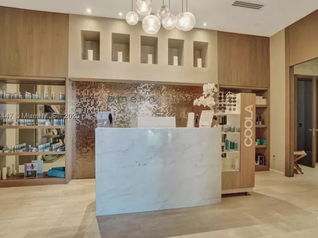 2-bedroom condo for sale in Hollywood - 4111 S Ocean Dr 2803 - MondialRealty