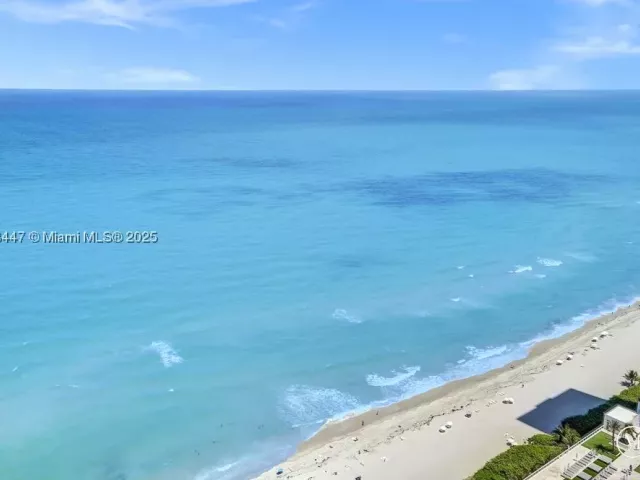 2-bedroom condo for sale in Hollywood - 4111 S Ocean Dr 2803 - MondialRealty