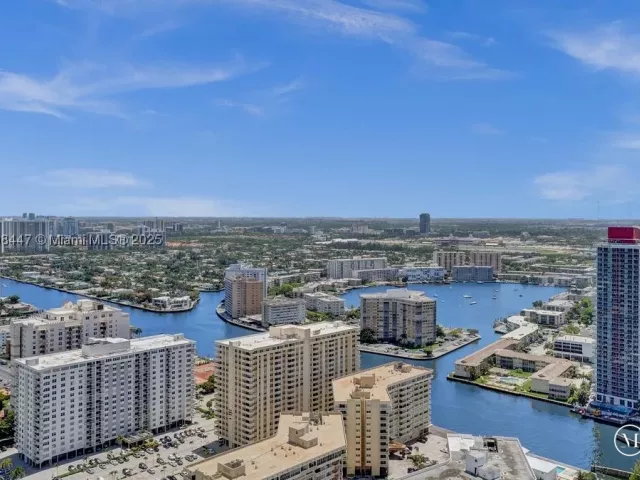 2-bedroom condo for sale in Hollywood - 4111 S Ocean Dr 2803 - MondialRealty