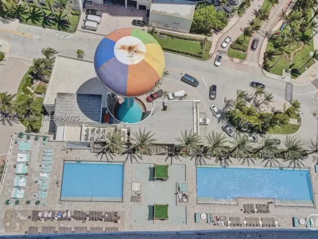 2-bedroom condo for sale in Hollywood - 4111 S Ocean Dr 2803 - MondialRealty