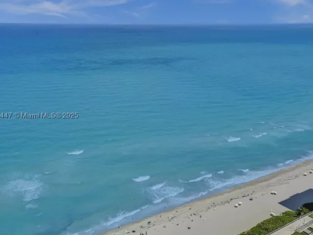 2-bedroom condo for sale in Hollywood - 4111 S Ocean Dr 2803 - MondialRealty