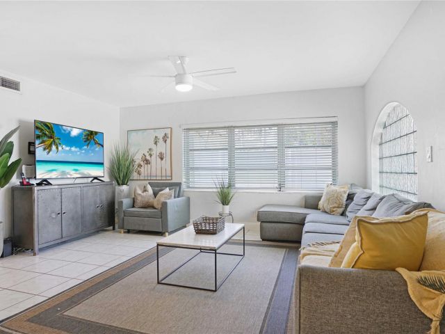 Home for rent at 2716 N Ocean Blvd - photo 6003033