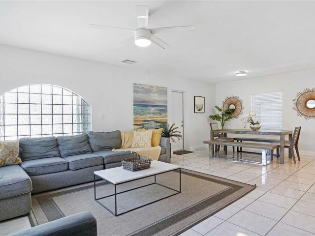 Home for rent at 2716 N Ocean Blvd - photo 6003037