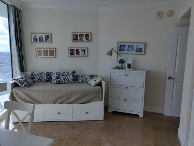 Apartment for rent  Unit #2206 - photo 6016803