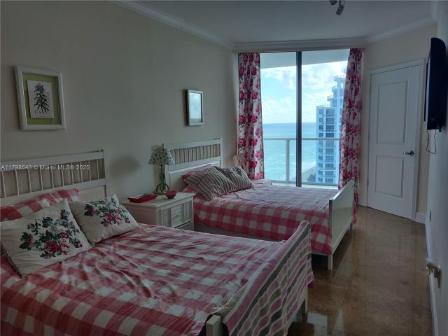 Apartment for rent  Unit #2206 - photo 6016807