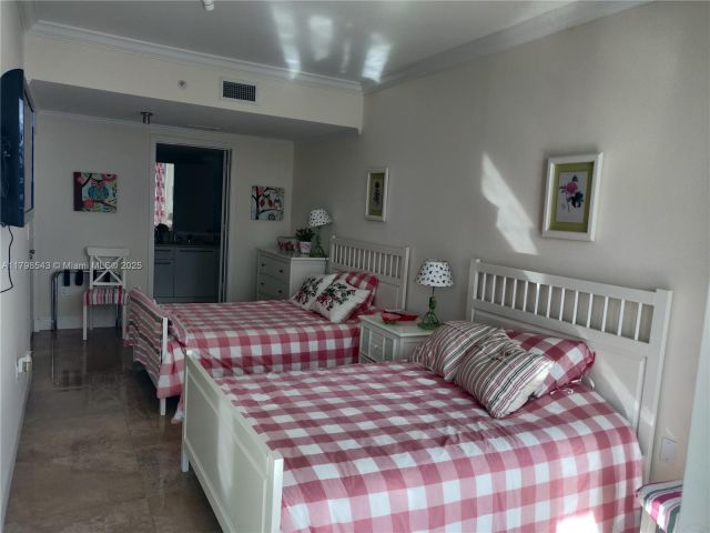 Apartment for rent  Unit #2206 - photo 6016808