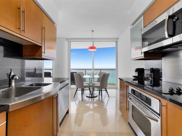 Apartment for sale  Unit #3202 - photo 5977969