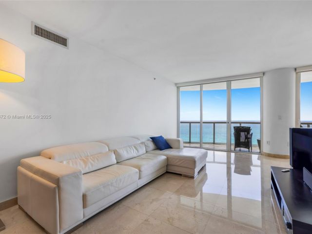 Apartment for sale  Unit #3202 - photo 5977975